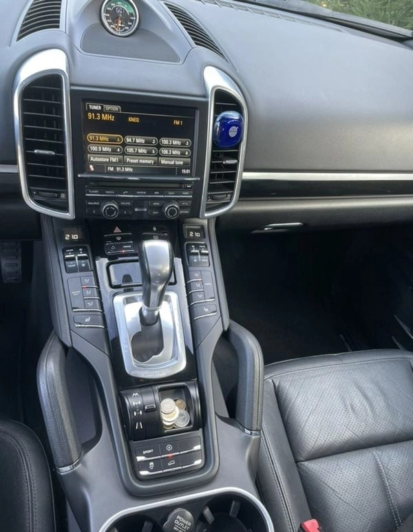 Porsche Cayenne cena 78500 przebieg: 200000, rok produkcji 2012 z Kosów Lacki małe 67